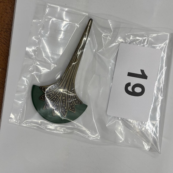 Vintage Art Deco Style Fan Brooch Statement Metal Plastic Bronze Green Pin - Picture 8 of 8